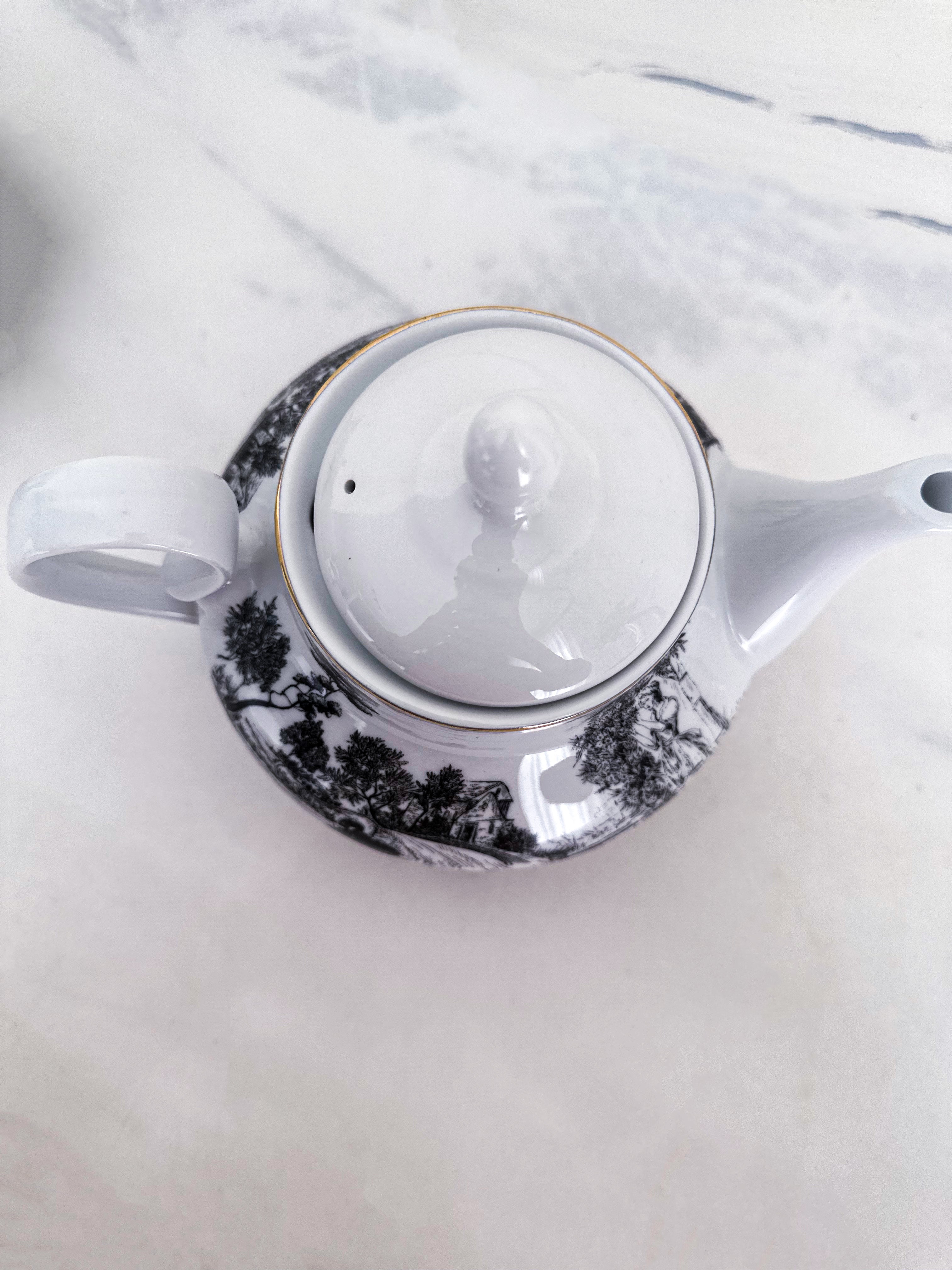 Noir & gold - dinnerware for 4 persons (22 pcs)