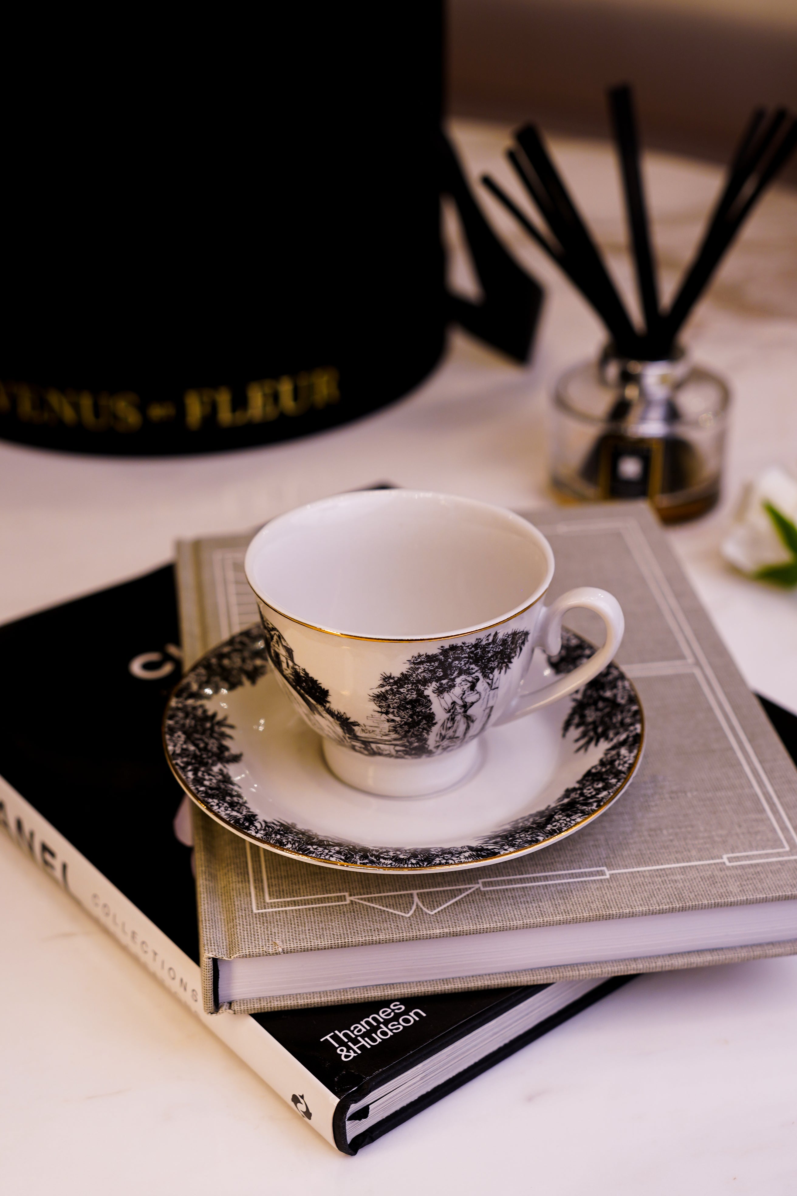 Noir & gold - tea set for 6 persons (12 pcs)