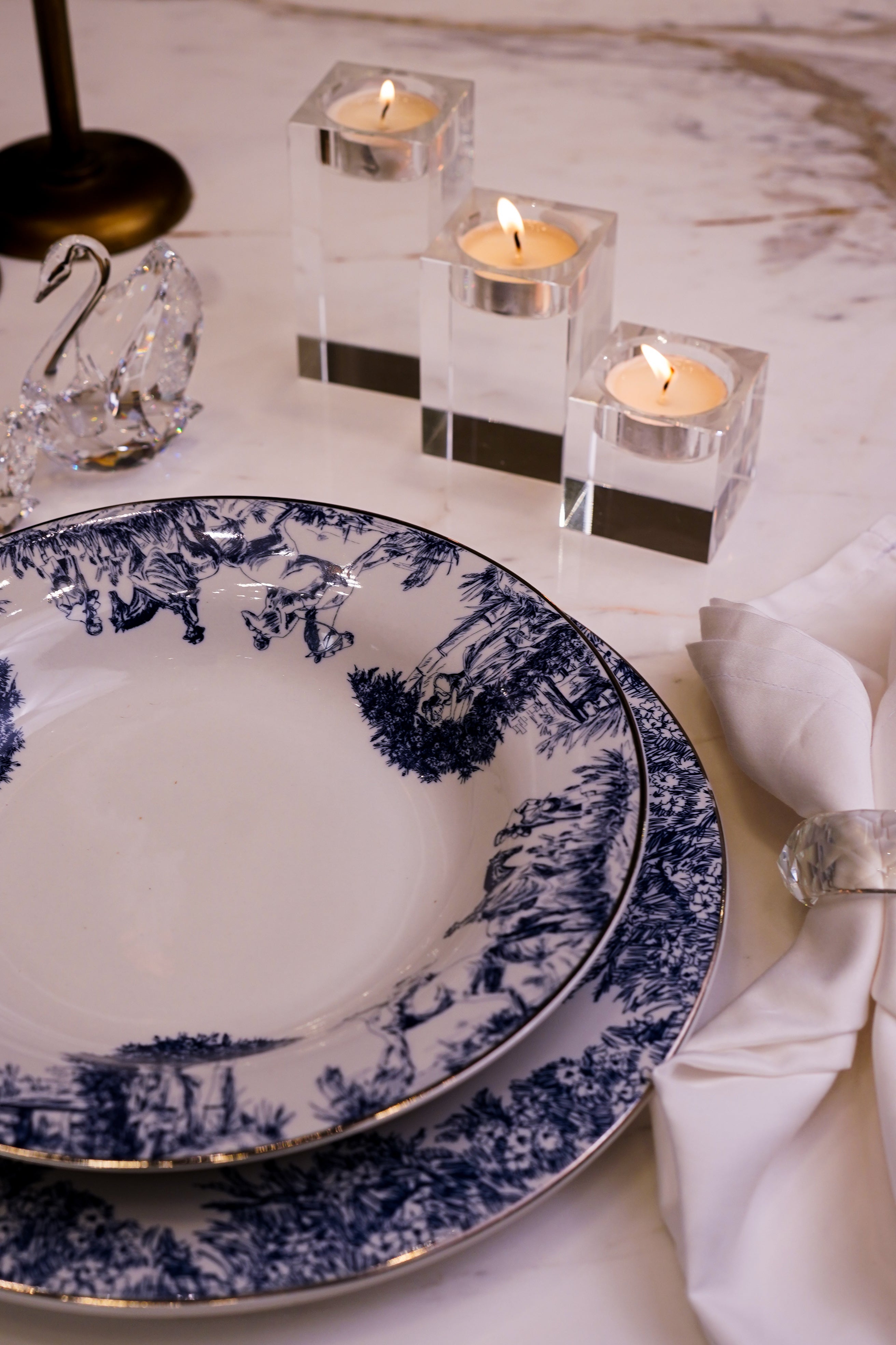 Sapphire & platinum - plates for 6 persons (18 pcs)