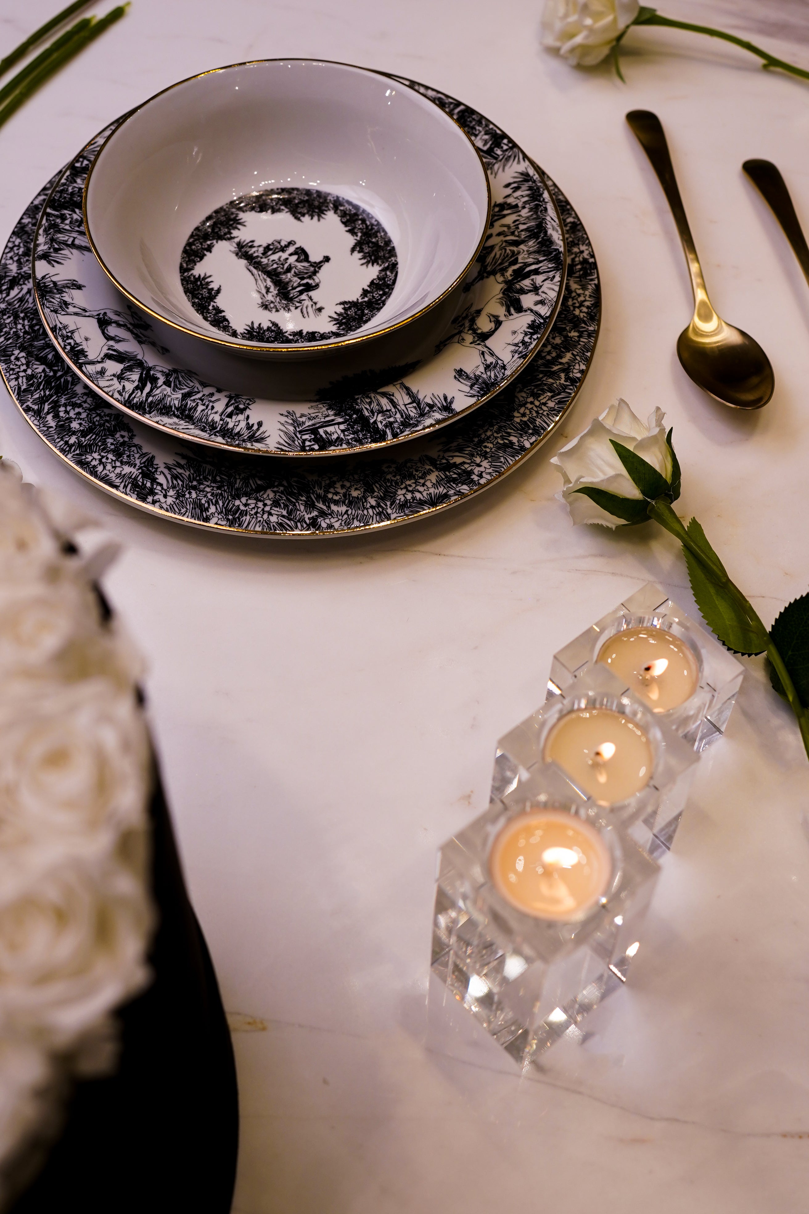 Noir & gold - dinnerware for 6 persons (33 pcs)