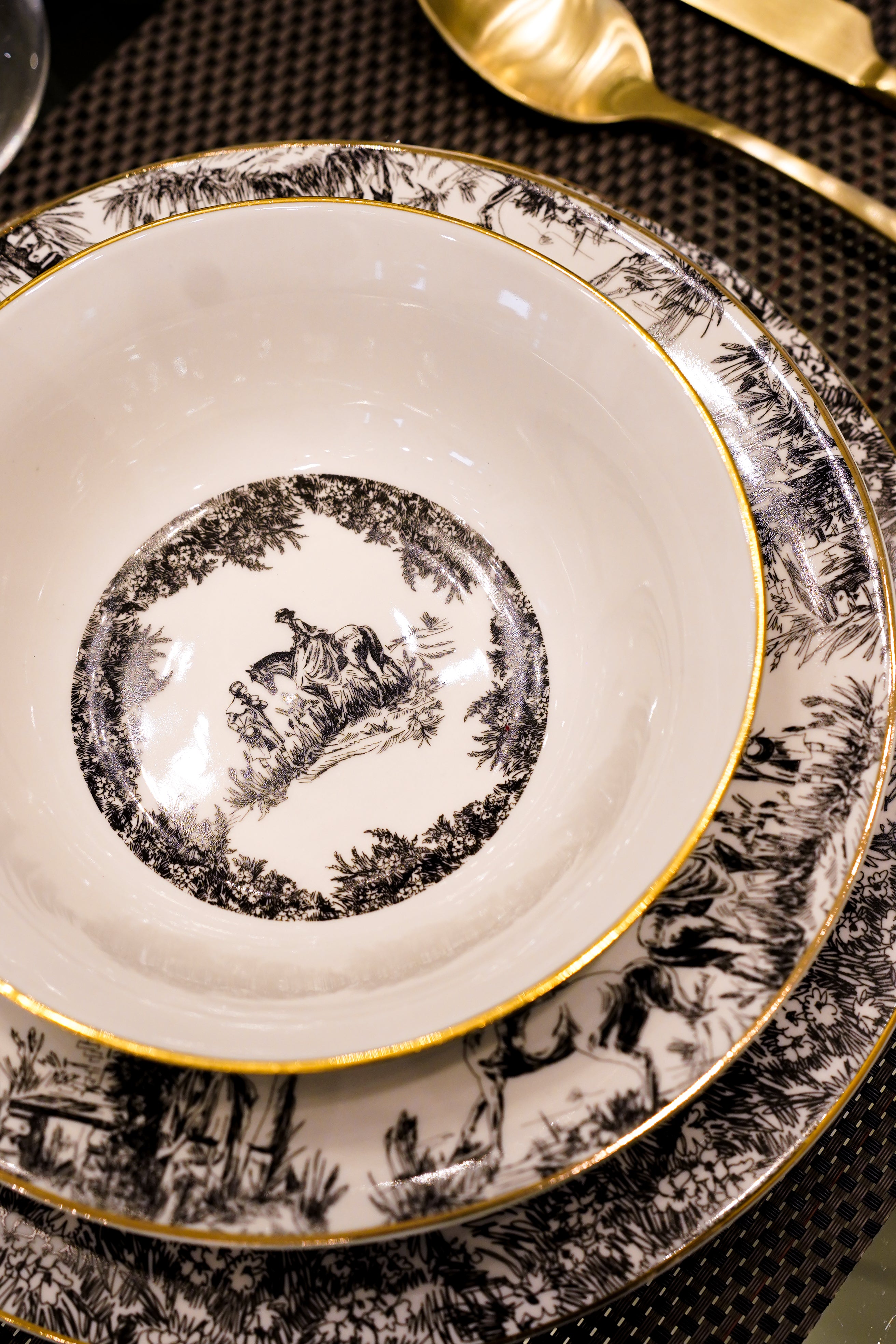 Noir & Gold - Plates for 4 persons (12 pcs)