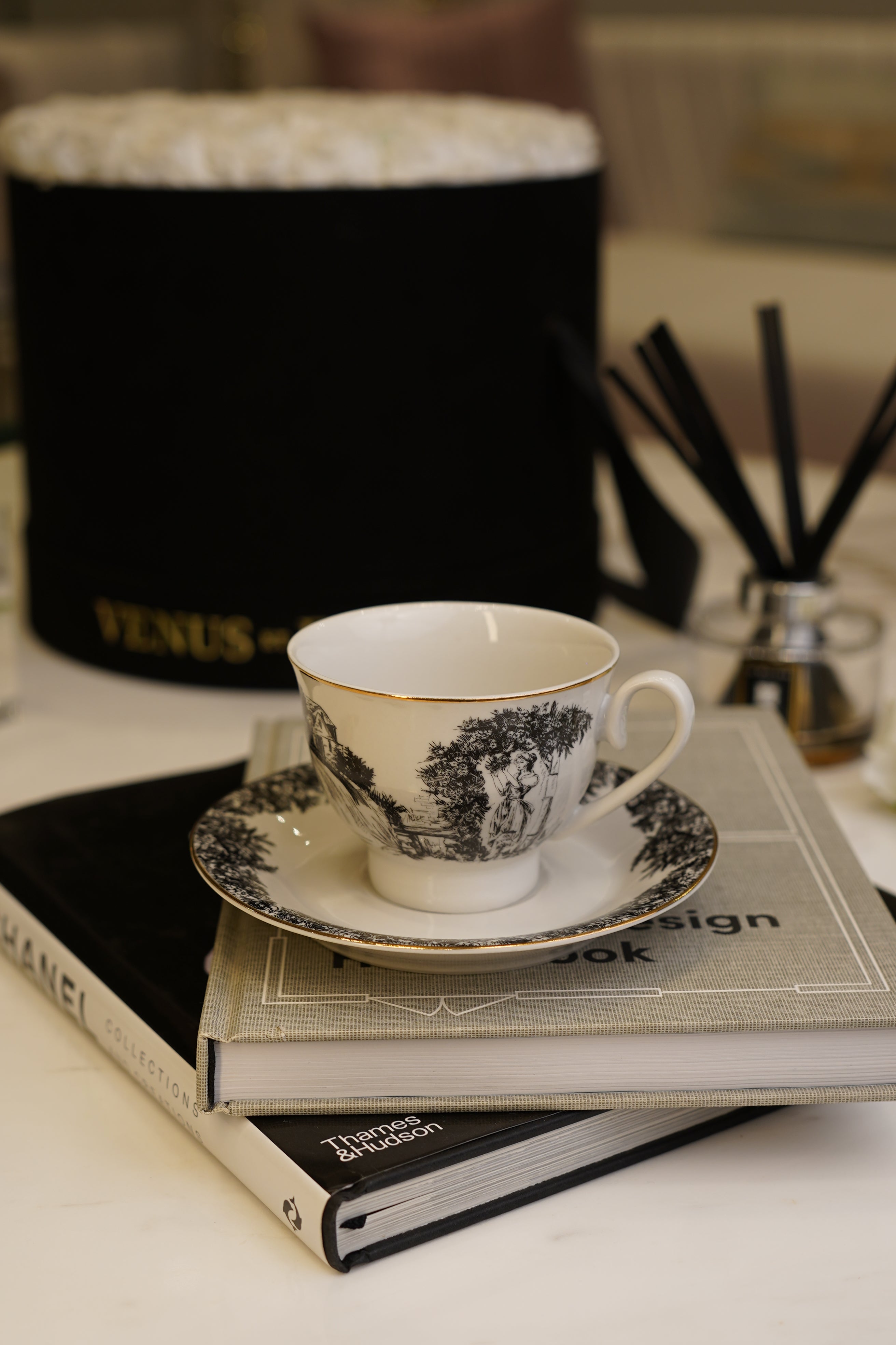 Noir & gold - tea set for 6 persons (12 pcs)